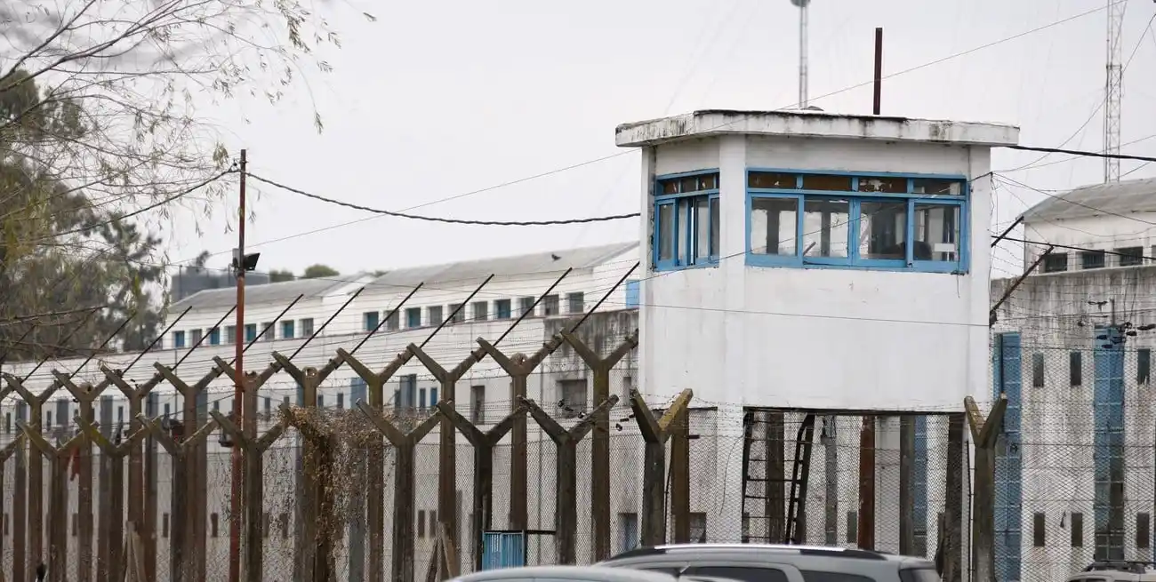 Raro: encontraron restos óseos durante una obra en la cárcel de Las Flores