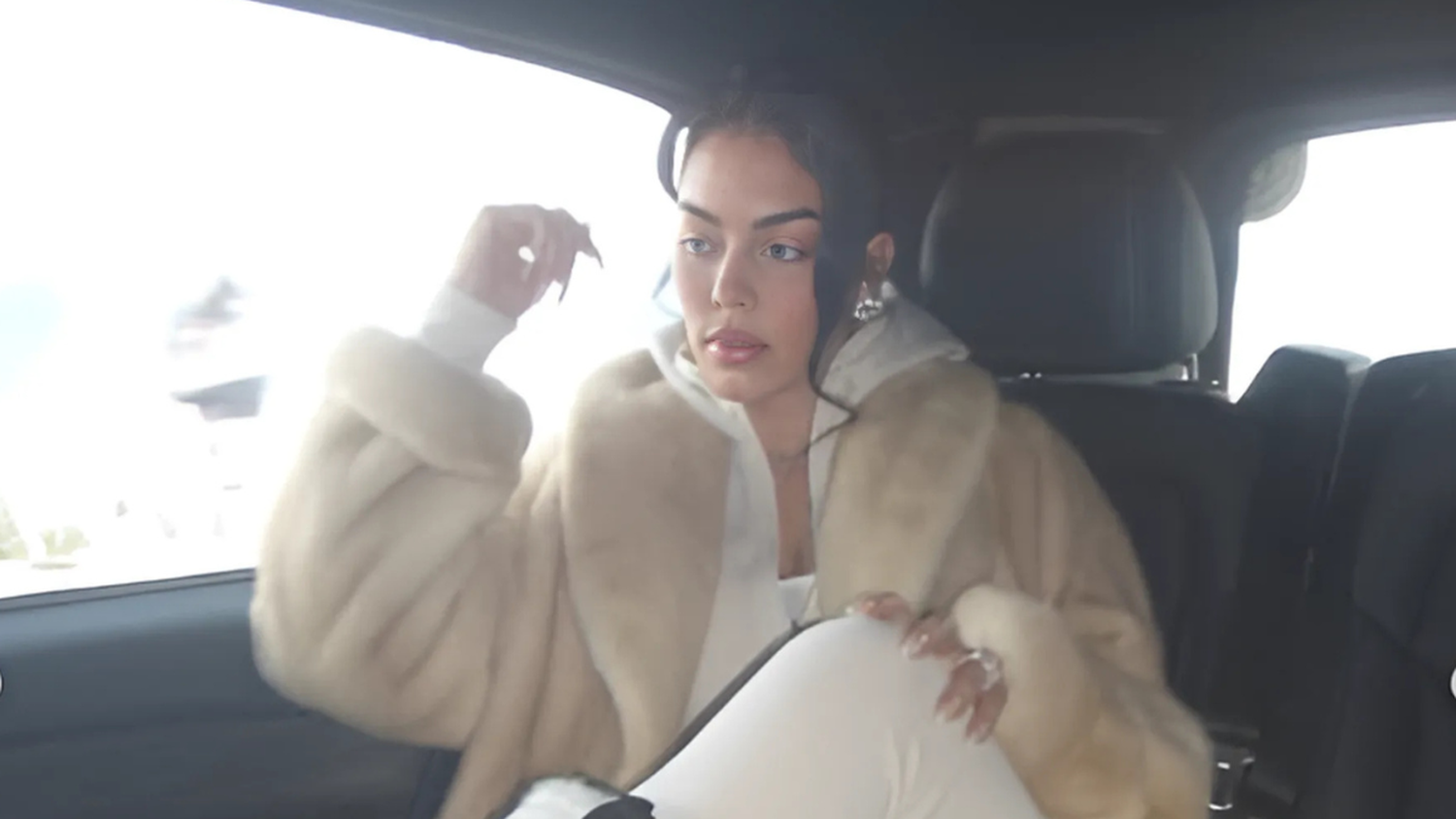 Georgina Rodríguez deslumbra con un look invernal tras su paso por la pasarela