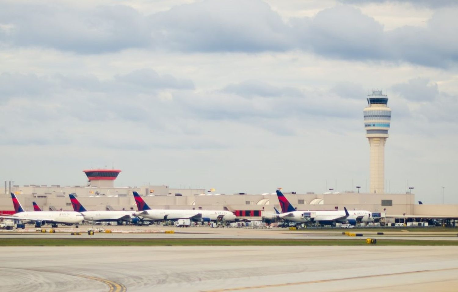 Delta Air Lines y el verano 2025 en Atlanta: casi 1.000 vuelos diarios a más de 200 destinos