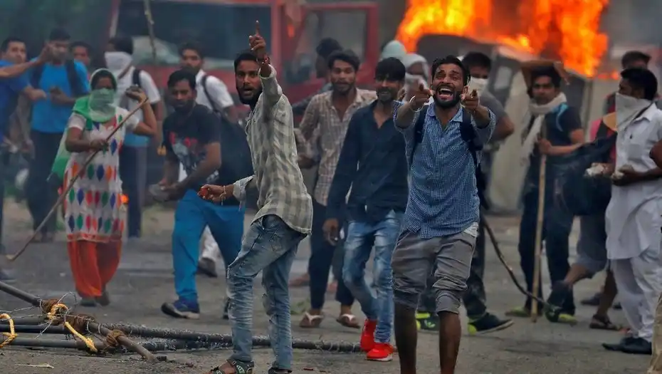 Condenan a “gurú” por violación y se desata el caos en India: 14 muertos