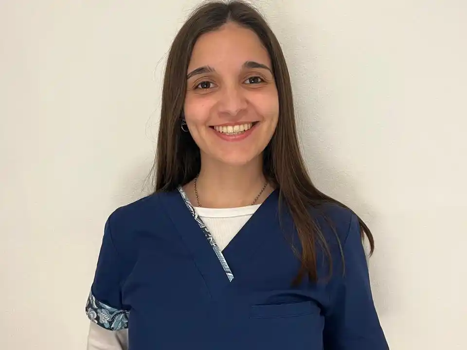 Jazmín Mogaburu, psicopedagoga, disfruta el trabajo con adultos mayores.