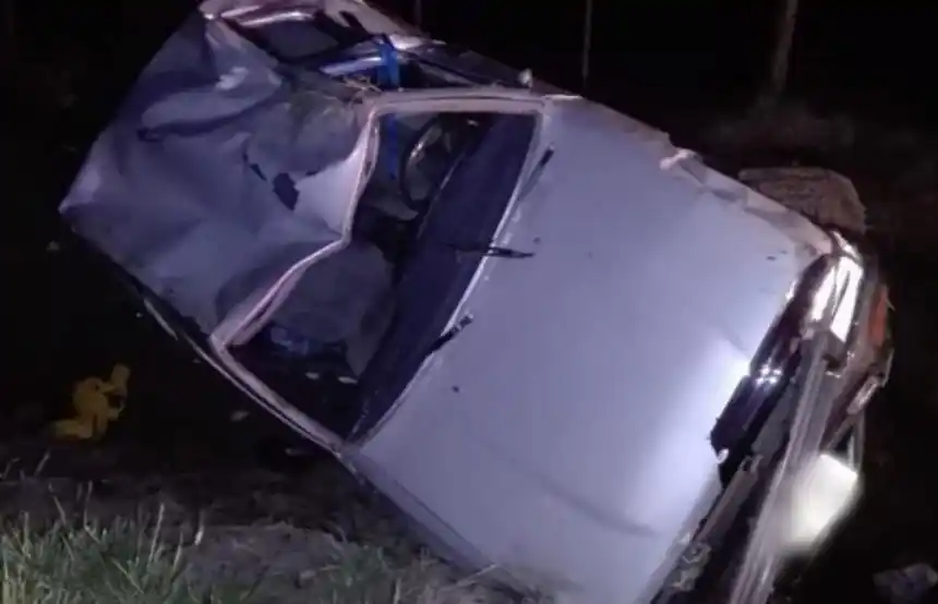 Murió un comisario retirado, luego de un despiste y vuelco