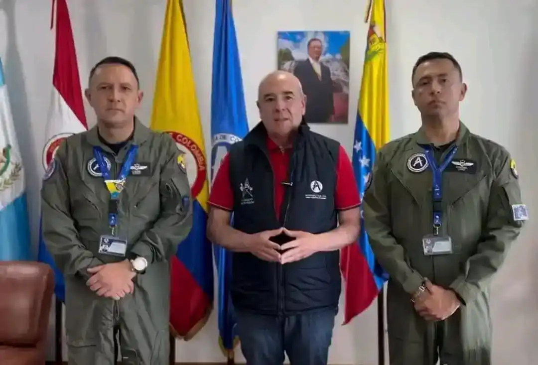 COLOMBIA AUTORIZA SALIDA DE AVIÓN VENEZOLANO: volverá a su ruta tras aterrizar de emergencia en Cúcuta (Video)