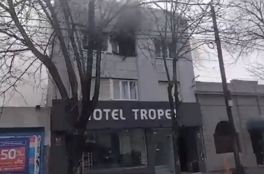 Se prendió fuego la habitación de un hotel del macrocentro