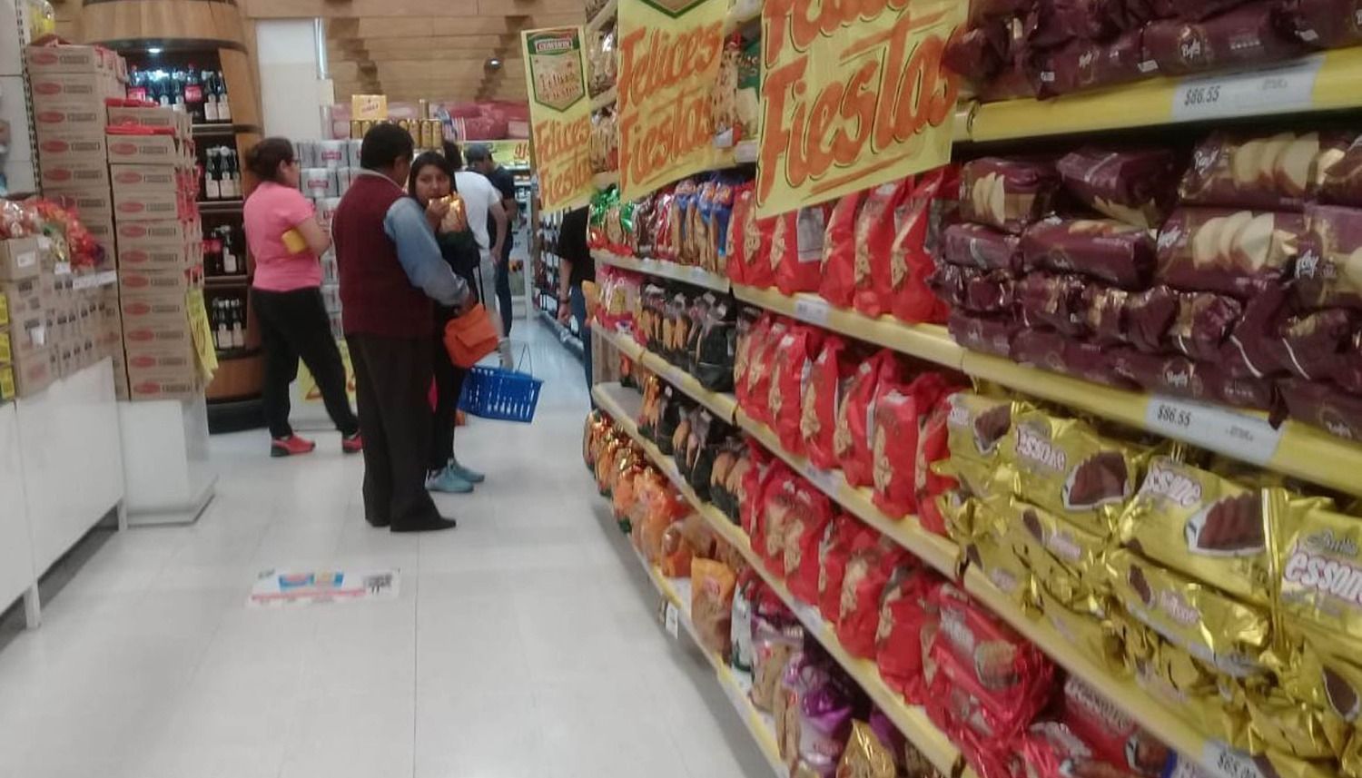 Menos carne y más tarjetas: La Navidad llegó con mucho aumento en las góndolas