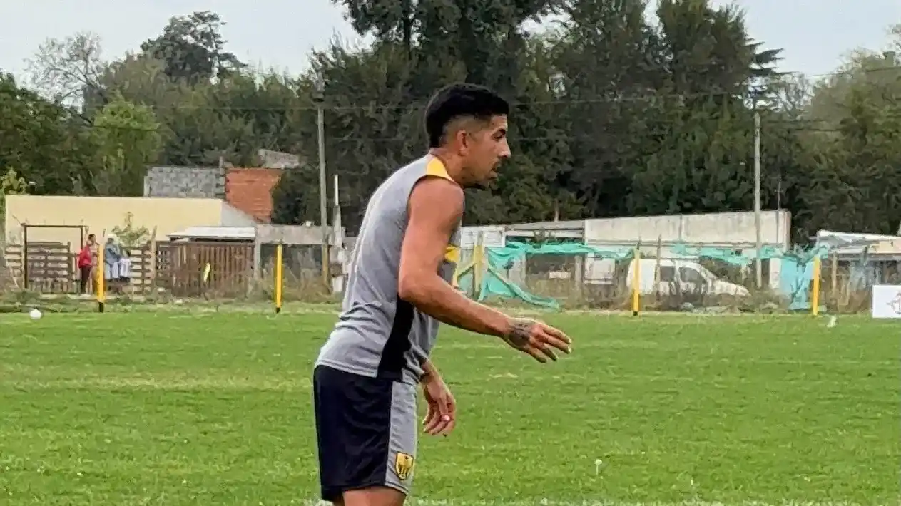 FOTO CLUB SANTAMARINA Diego Sosa fue autor del gol en el amistoso de Santamarina.