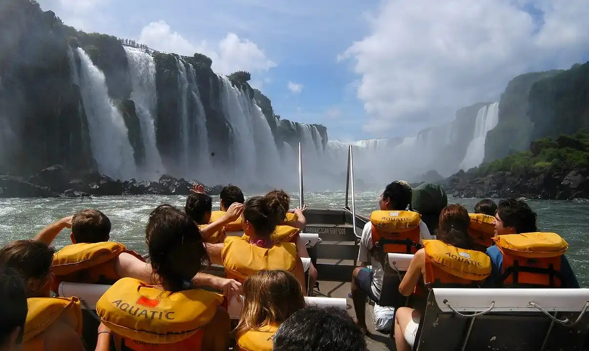 Las Cataratas del Iguazú, un destino para el feriado del 12 de octubre
