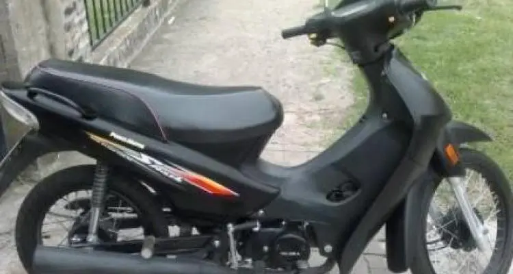 Aprehendieron a un joven que circulaba en una moto robada