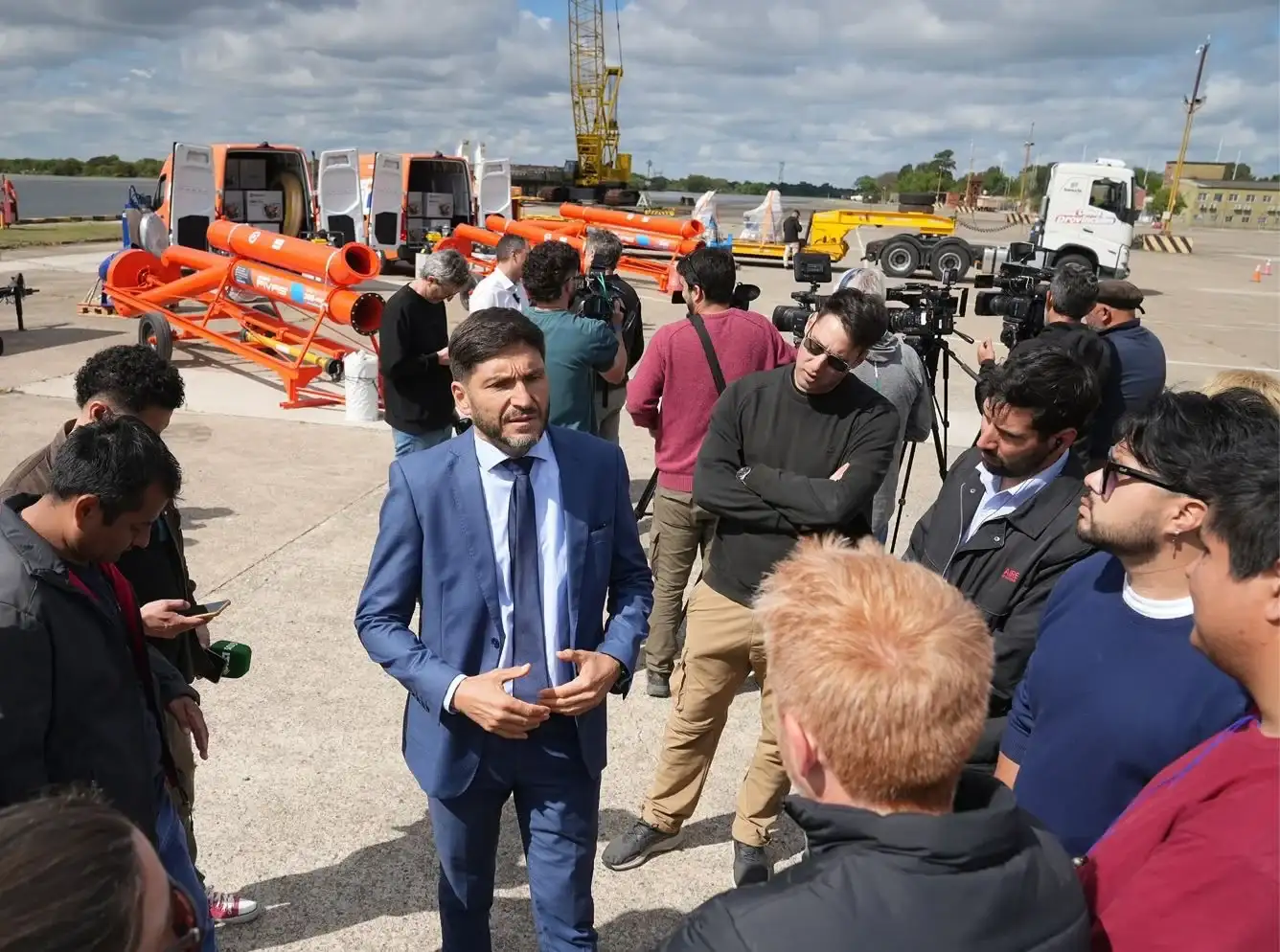 Pullaro presentó 90 bombas que compró Provincia para reforzar la respuesta ante posibles contingencias hídricas por El Niño - 1