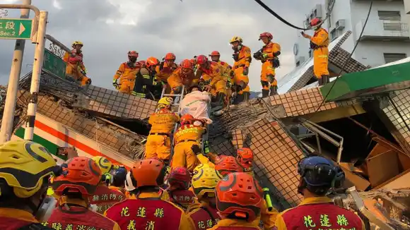 TERREMOTO EN TAIWÁN deja al menos un muerto y 79 heridos: amenaza de tsunami ya pasó (+Videos)