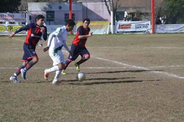 Centro Bancario sufrió en el final pero clasificó para definir el torneo