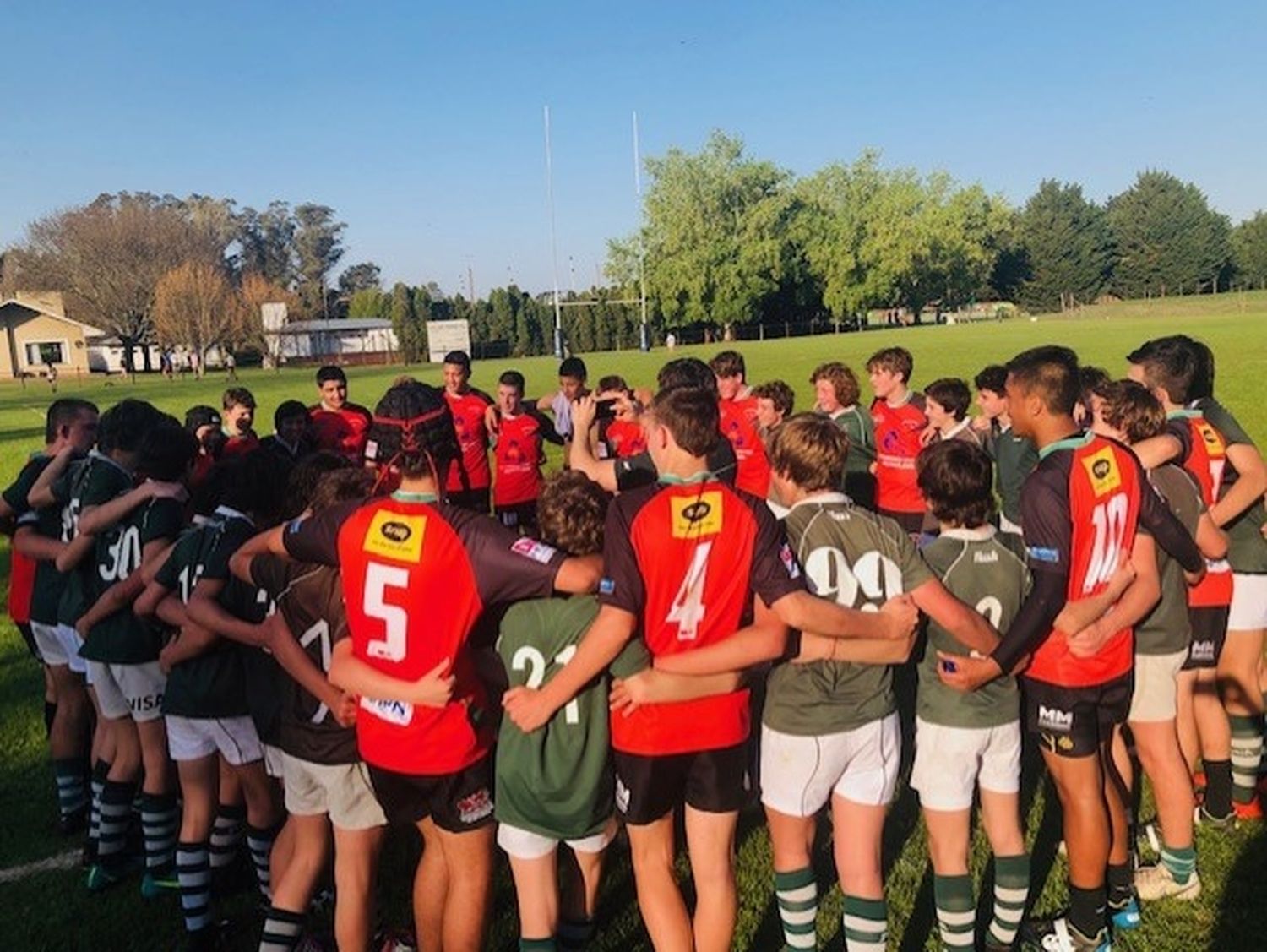 Los Cardos recibió a una delegación australiana