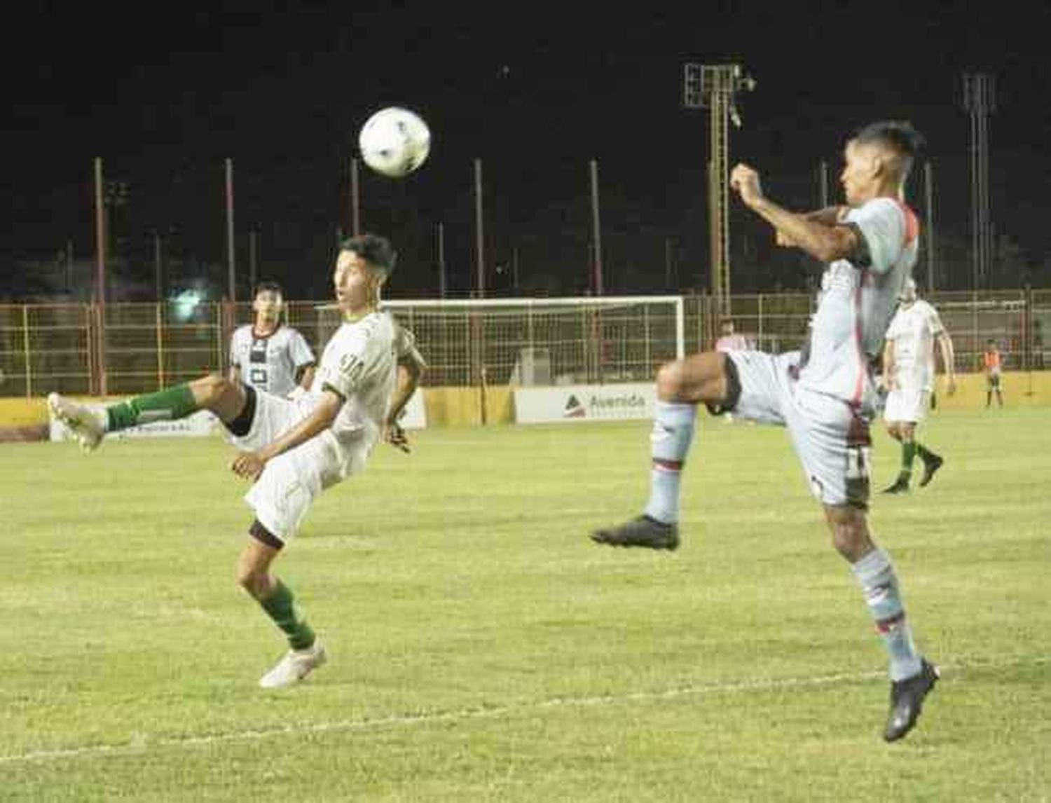 Defensores empató ante
Mandiyú en el partido de ida