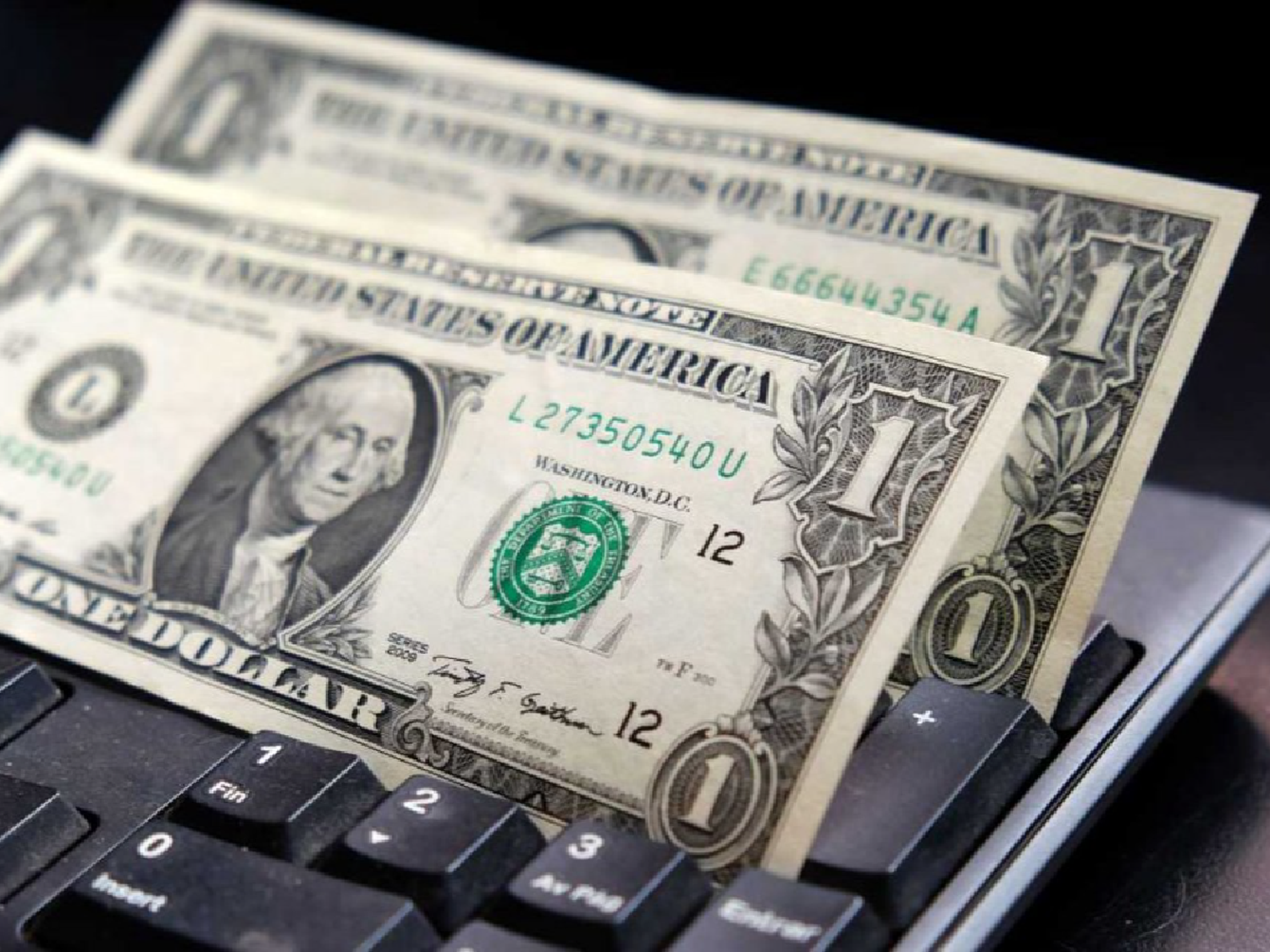 El dólar blue rebotó con fuerza y cerró a $221