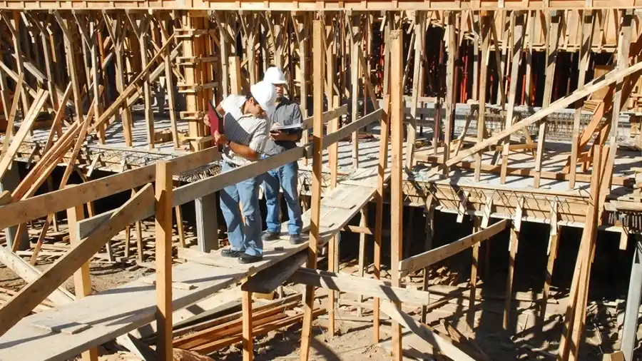 El empleo en la construcción sumó 67 mil puestos desde 2020 y se acerca a su récord