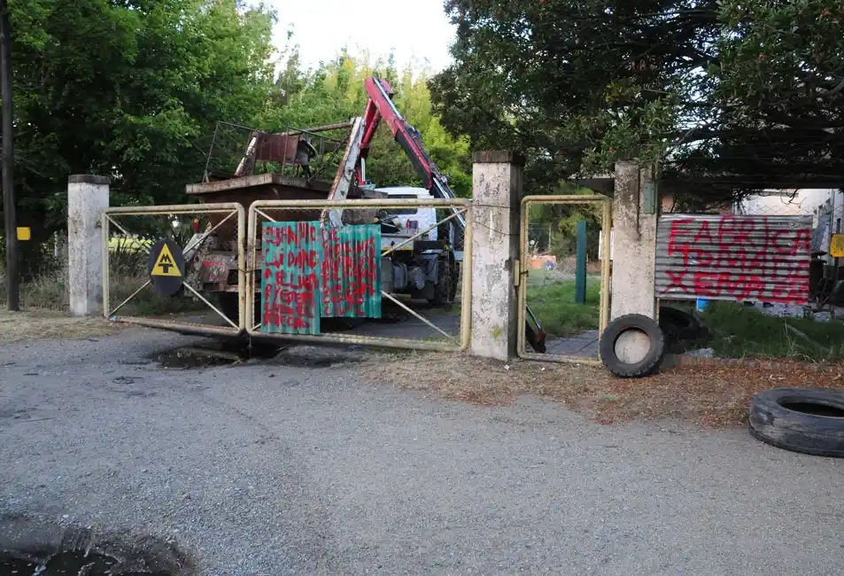 El juez Moragas ordenó el desalojo del predio de la ExMetan
