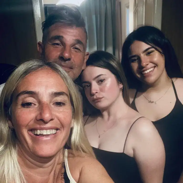 Natalia Santono al frente con Lacedra