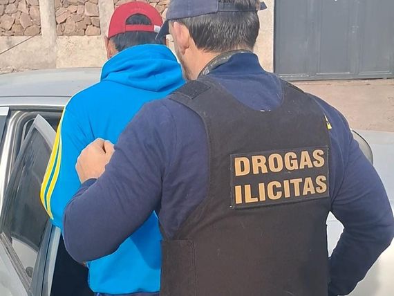 Detuvieron a un hombre por venta de drogas en Las Tunitas