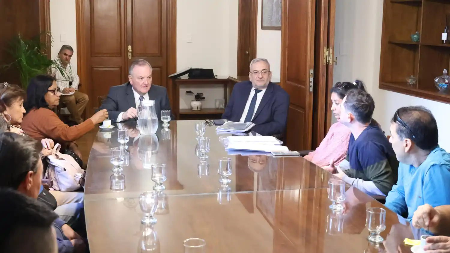 El Senado Provincial recibe a trabajadores y familiares de Lácteos Verónica