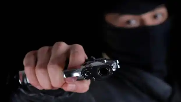 Una mujer fue asaltada por un encapuchado: era su marido