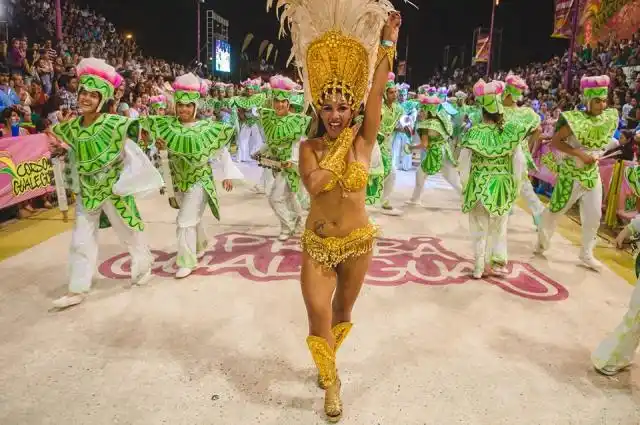 Hoy, las tres protagonistas en figuras destacadas