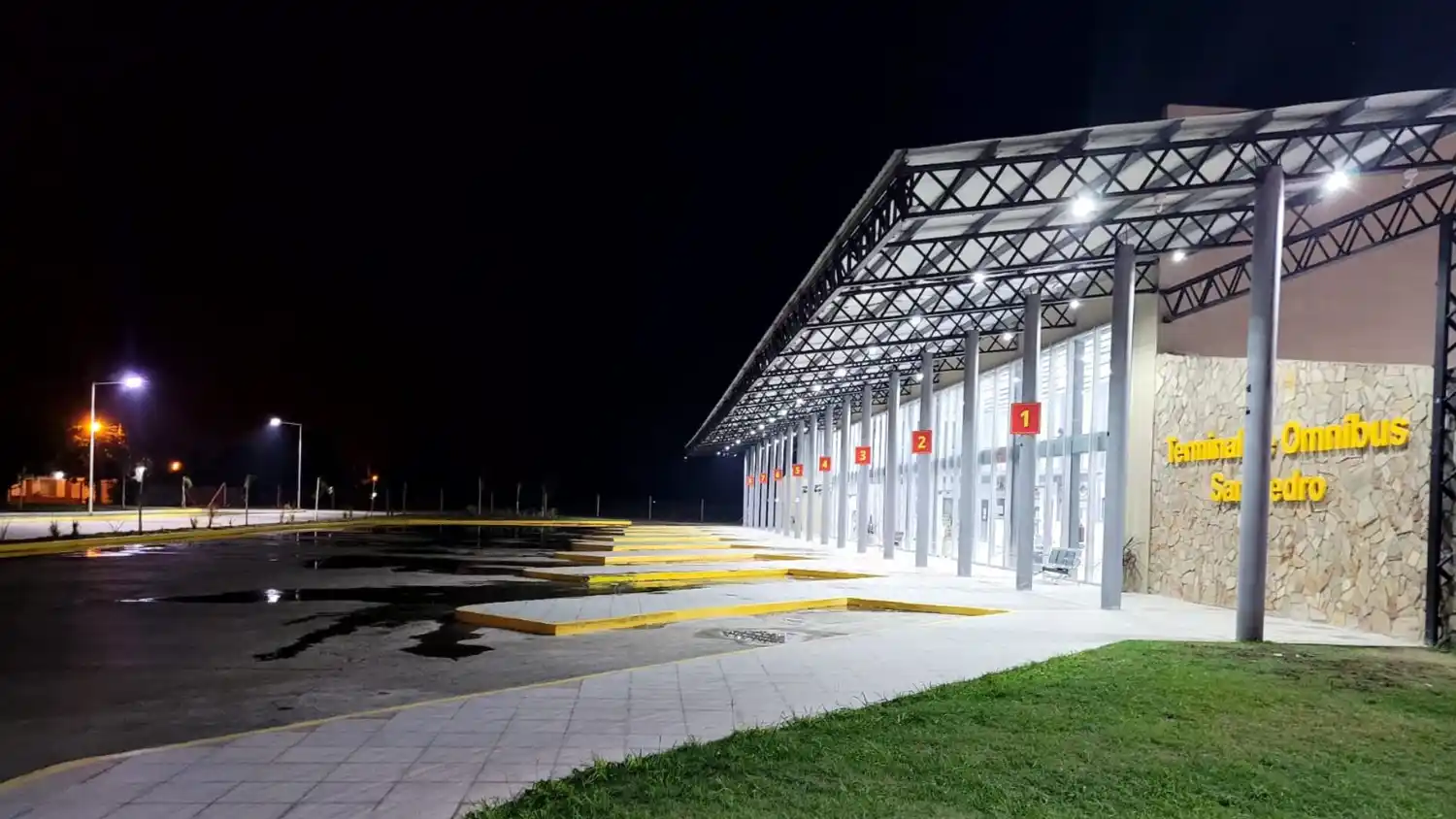 Los dueños del edificio quieren que el Municipio instale su propio medidor en la nueva Terminal de Ómnibus.