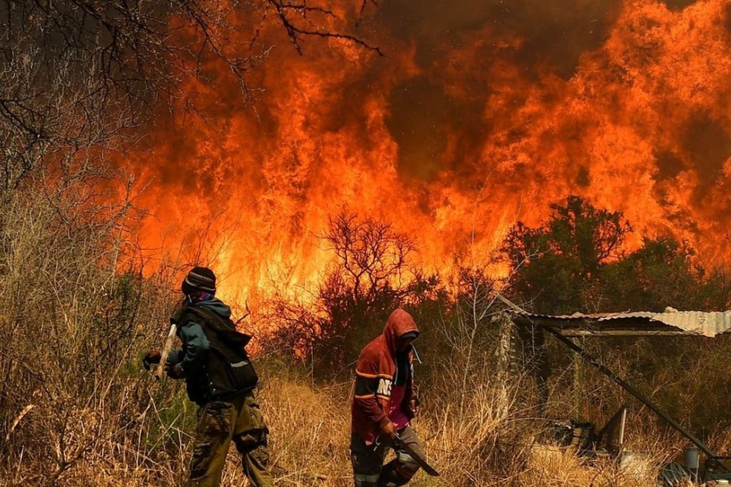 Arden las sierras de Córdoba: hay un adolescente detenido por los incendios