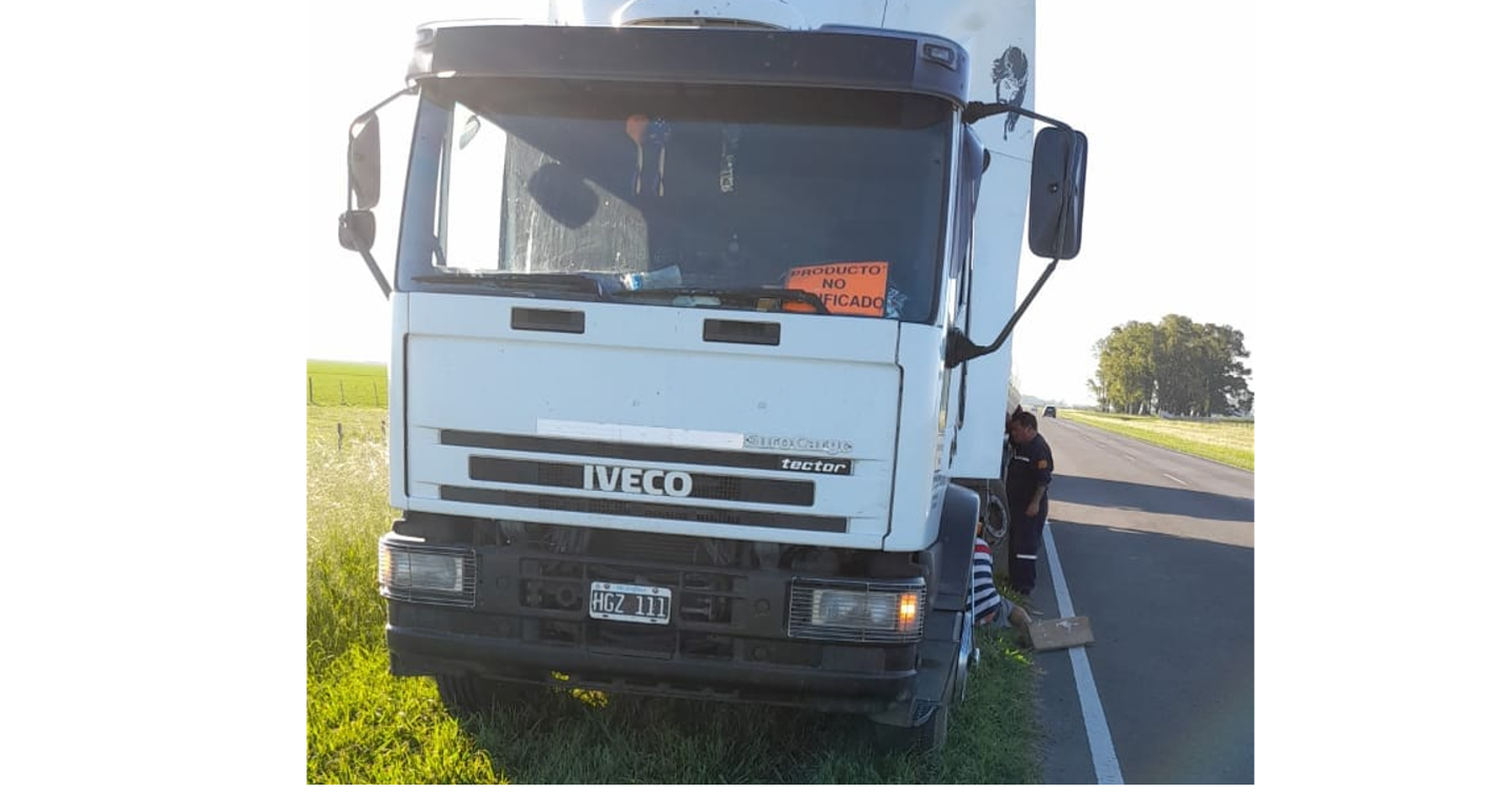 Accidente en Ruta 11: un camión perdió un neumático que impactó contra camioneta