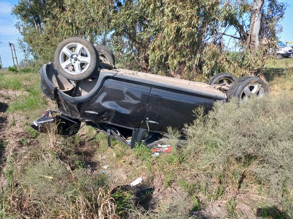 Vuelco en ruta 191: una mujer trasladada al Hospital