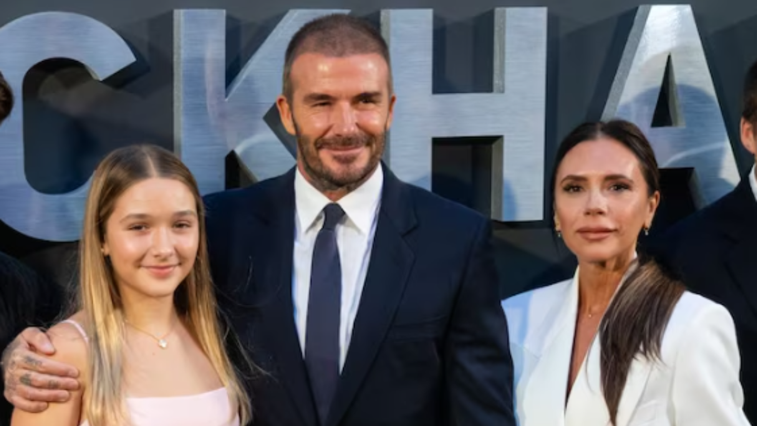 Harper Beckham deslumbra en la fiesta de su padre en Miami
