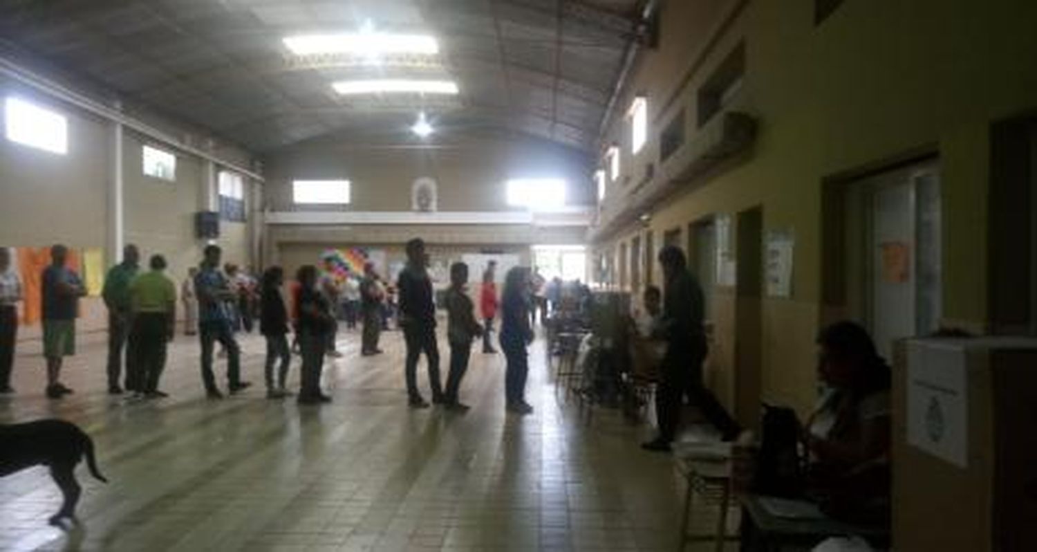 Elecciones 2019: todo normal en el Instituto Santa María de Gobernador Castro