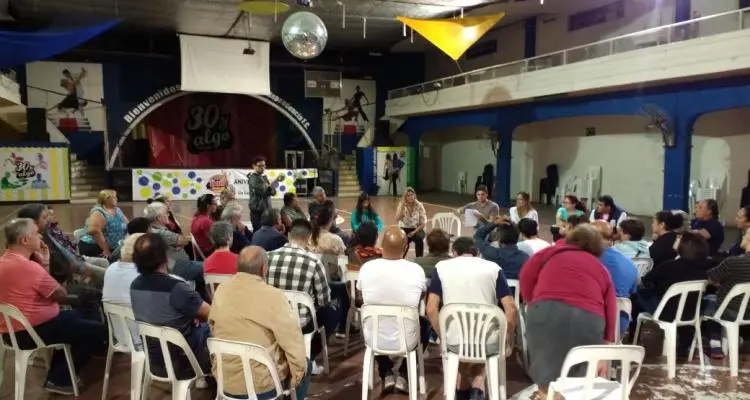 Aumento de la luz: Con el informe de la Coopser, vecinos se reunieron en Independencia