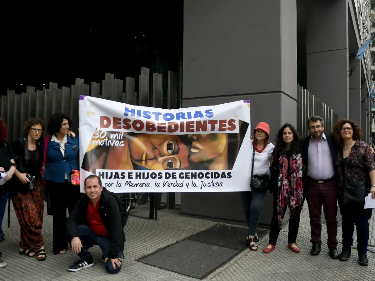 Hijos de genocidas presentan proyecto para poder declarar contra sus padres en los juicios