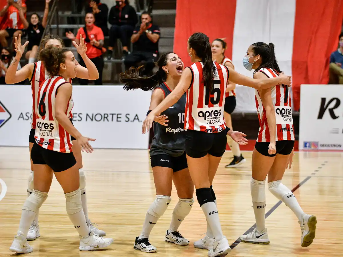 Estudiantes perdió el primer juego de la serie de cuartos