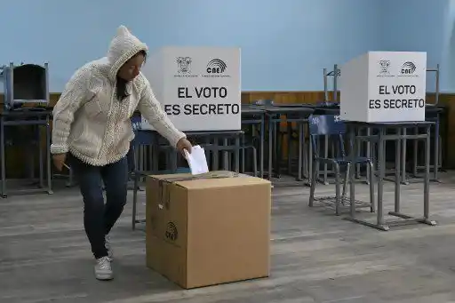 INICIA REFERENDO: Ecuador decide si da luz verde a endurecer penas contra el crimen