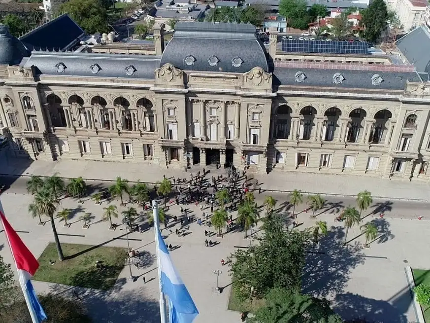 La paritaria docente en Santa Fe entra en definición con oferta semestral y mínimos garantizados.
