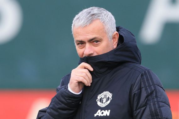 Benfica no descarta llevar a Mourinho