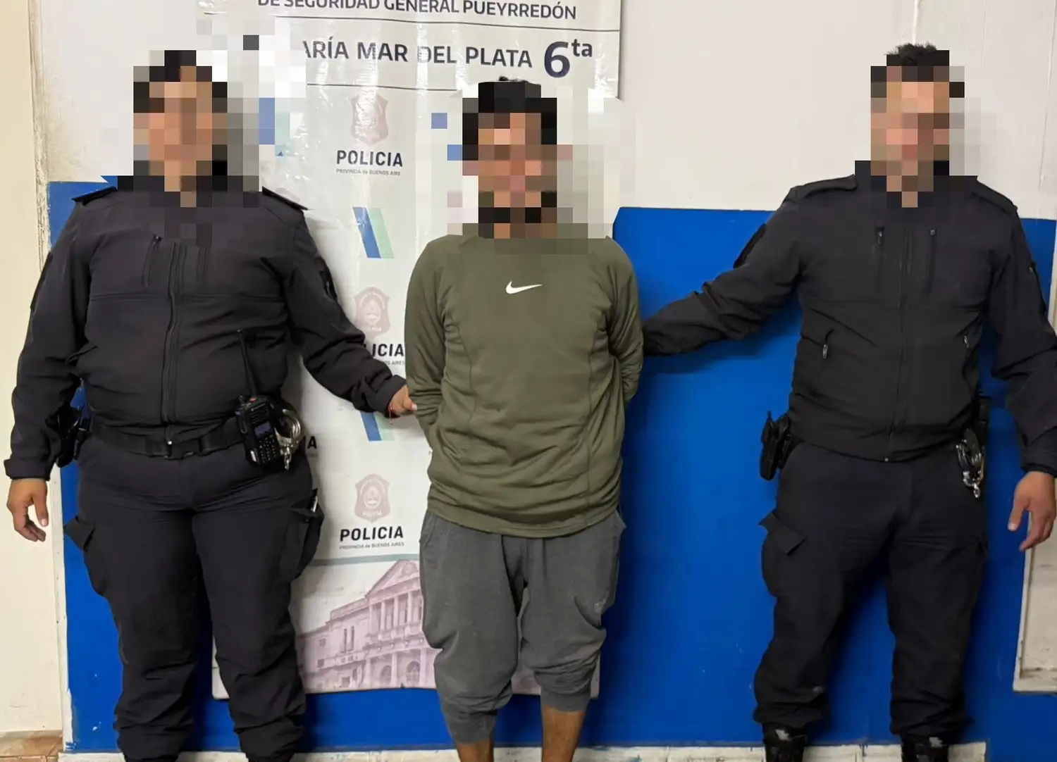 El sujeto robó una moto y un celular usando un arma de utilería.