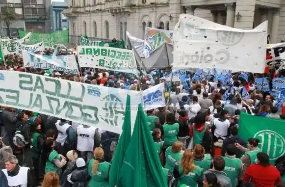 Hoy paran los estatales nucleados en ATE y UPCN