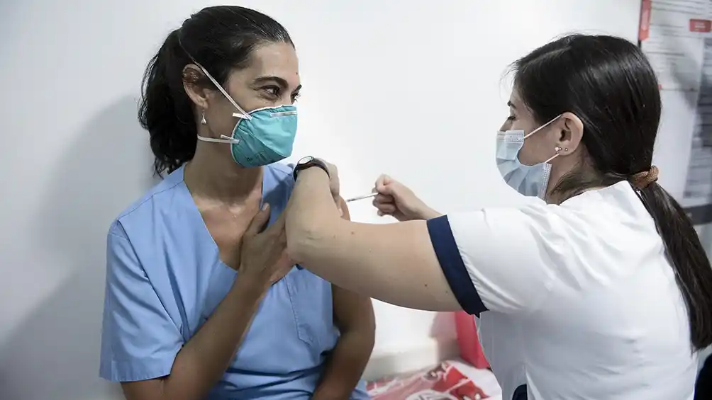 Arrancó en todo el país la campaña nacional de vacunación contra el coronavirus