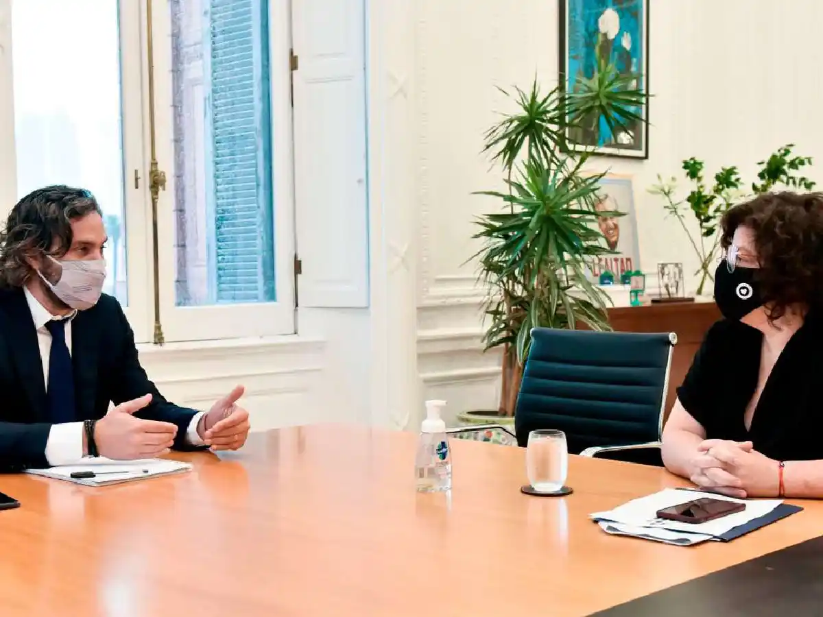 Alberto Fernández está reunido con Carla Vizzotti y Santiago Cafiero por el aumento de casos y se esperan anuncios