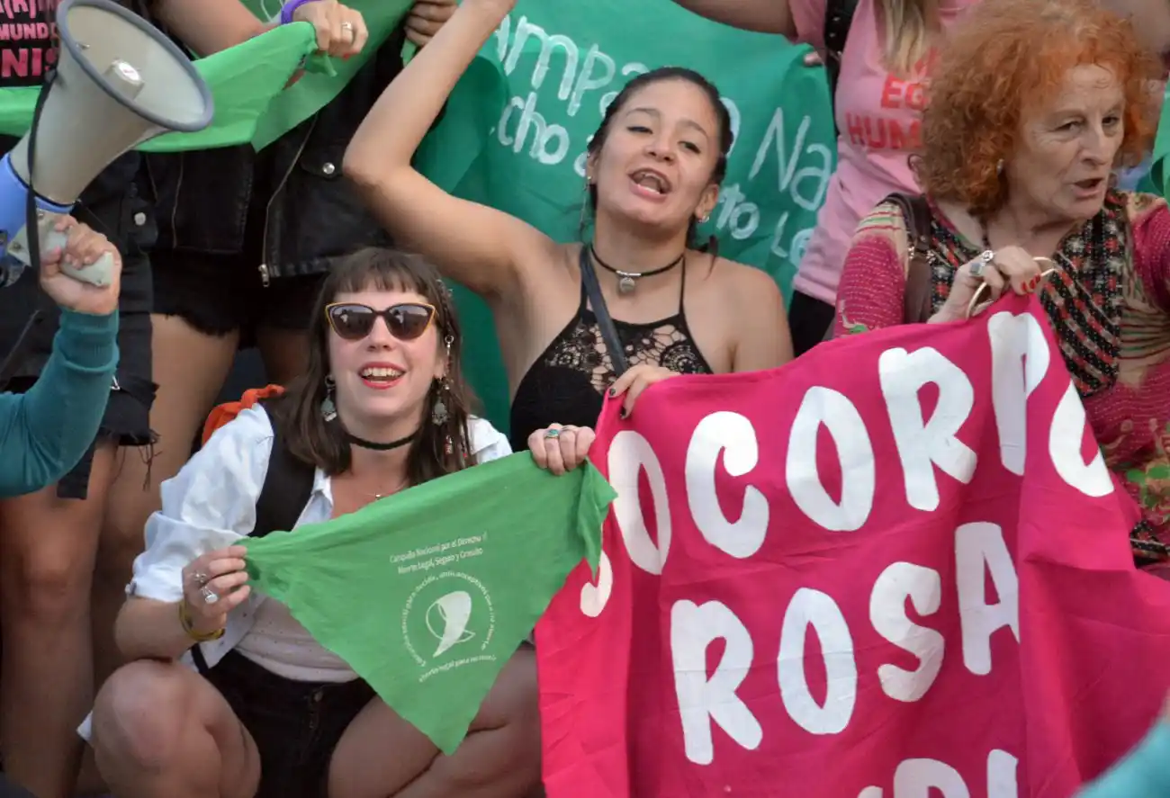 Todas las imágenes del "pañuelazo" por el aborto legal en Tandil