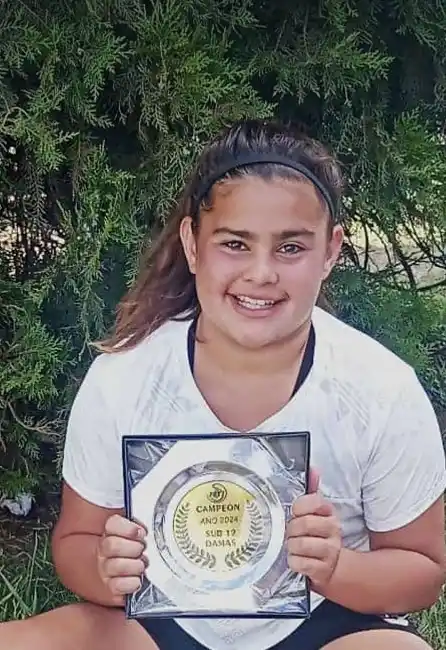 Ariana Arellano, la promesa del tenis entrerriano, inicia la temporada 2025 con grandes expectativas