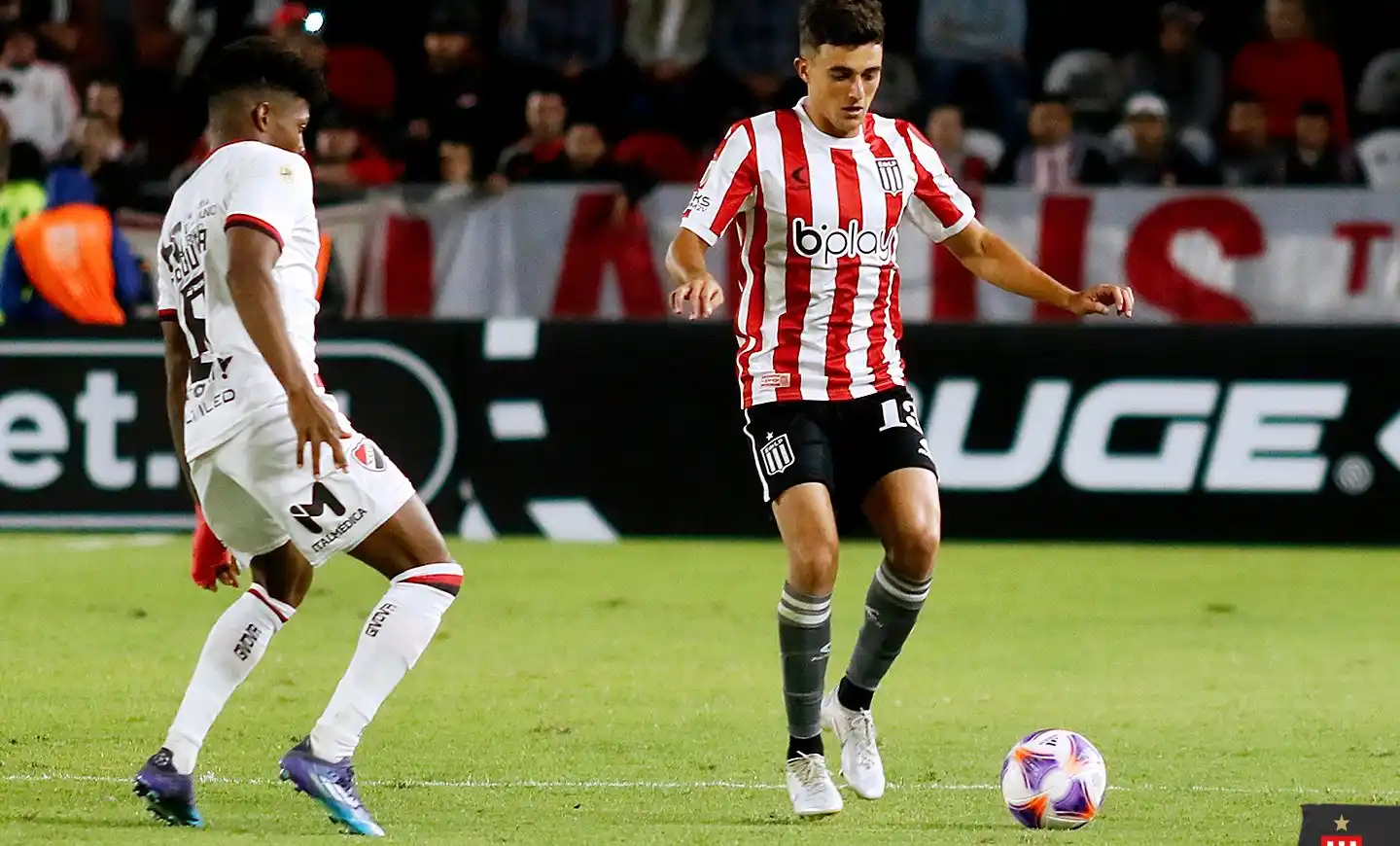 Quién es la nueva joya del fútbol de Gualeguaychú que debutó en la Superliga y fue ovacionado