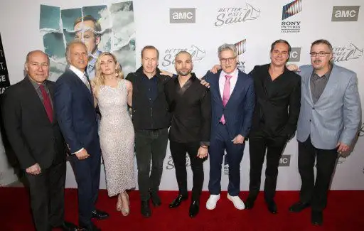Bob Odenkirk junto a sus compañeros de serie. Foto AFP