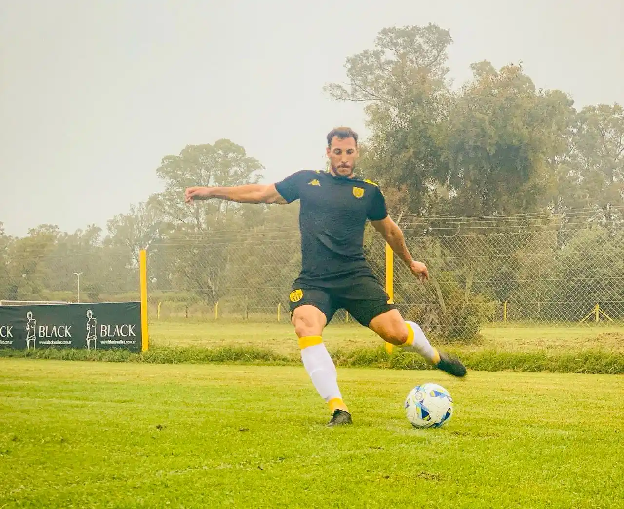 FOTO PRENSA SANTAMARINA Igartua, uno de los mediocampistas de Santamarina.