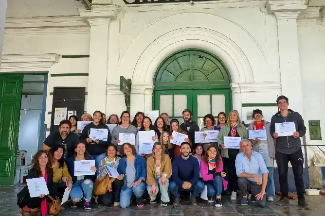 Más de 20 emprendedores locales recibieron formación en gestión y comercialización