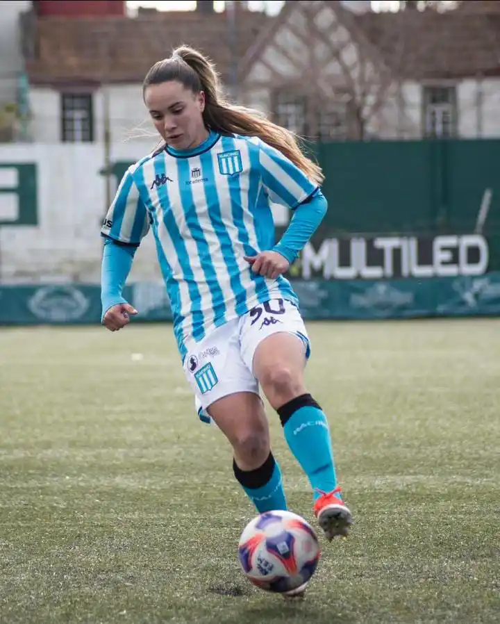 Racing golea 6-0 a Excursionistas con una brillante actuación de Agostina Holzehier
