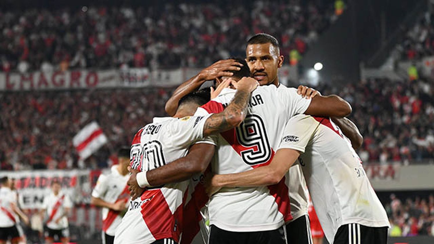 River continúa con su racha ganadora: los goles del triunfo en el Monumental