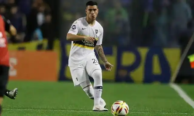 Boca mueve sus laterales: compró a Olaza, lo cedió y presentó a Mac Allister

